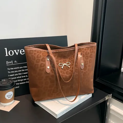 Vintage Leopard Print Large Capacity Tote Bag For Women Retro Soft PU Leather Shoulder Bag With Metal Bow Decor Handbag