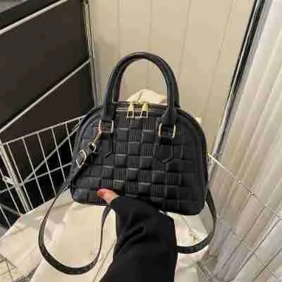 Borsa a Conchiglia in Pelle PU con Griglia Goffrata da Donna Borsa a Mano a Doppio Manico con Tracolla Regolabile