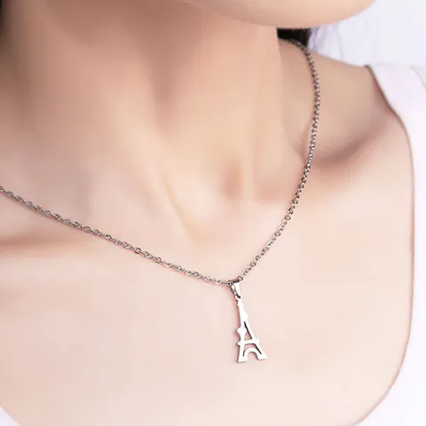 Collar con Colgante de la Torre Eiffel de Acero Inoxidable para Mujer Plata Acero de Titanio Cadena de Clavícula Joyería Regalo Estilo Romántico París