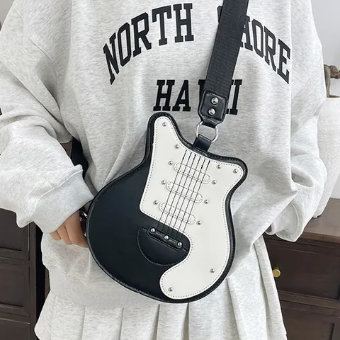 Borsa a Tracolla da Donna Creativa a Forma di Chitarra Elettrica Novità in Pelle PU Colore a Contrasto con Borchie e Tracolla Larga
