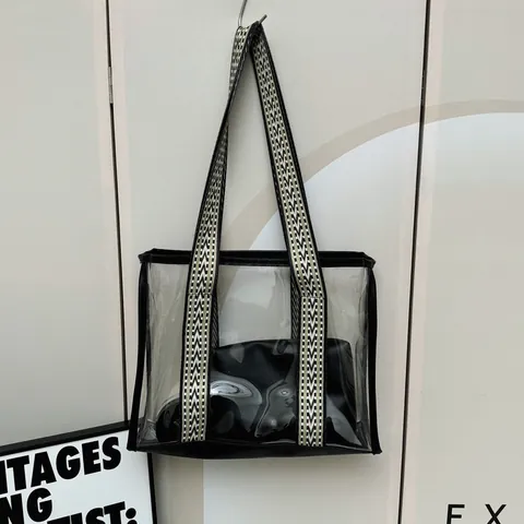 Modern Transparent PVC Tote Bag For Women Large Capacity Jelly Shoulder Bag With Woven Strap And Inner Pouch Casual Daily Handbag
