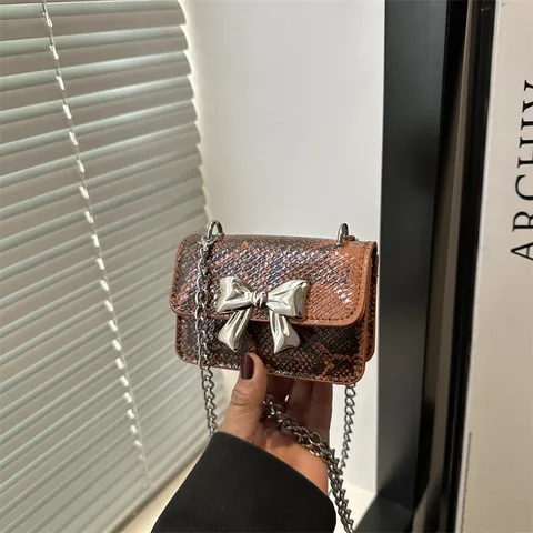 Borsa a Tracolla Mini da Donna Con Motivo a Serpente Decorazione a Fiocco in Metallo Piccola Borsa a Catena in Pelle PU