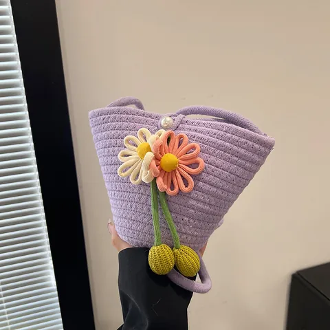 Borsa a Tracolla da Donna Intrecciata a Mano con Fiori in Corda di Cotone Borsa da Spiaggia Fibbia di Perla Artificial Mini Secchiello per l'Estate