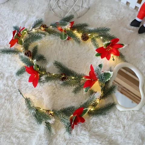 Guirnalda De Navidad Artificial Con Agujas De Pino Nevadas Flores De Poinsettia Rojas Piñas Naturales Luces LED Cálidas