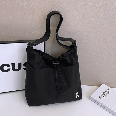 Borsa a Spalla in Nylon Leggero Giapponese Grande Capacità Borsa a Tracolla Con Ricamo di Lettere Per Donna Quotidiano