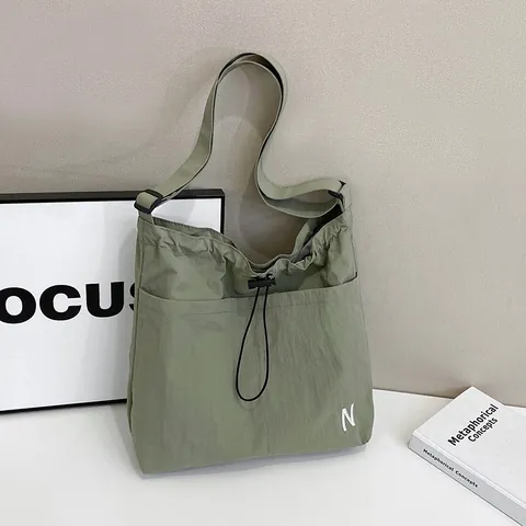 Borsa a Spalla in Nylon Leggero Giapponese Grande Capacità Borsa a Tracolla Con Ricamo di Lettere Per Donna Quotidiano