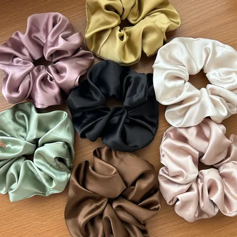 Chouchous en Satin Soyeux Français Grands Élastiques à Cheveux Couleur Unie Haute Élasticité Bandeaux Faits à la Main Femmes