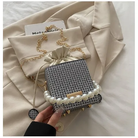 Damen Mini Beuteltasche Box Tasche Mit Künstliche Perlenimitat Griff Goldkette Monogramm Muster PU Leder Kordelzug Umhängetasche