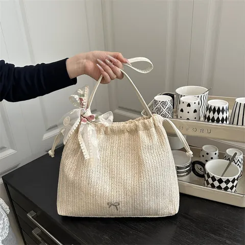Sac Fourre-Tout en Paille Tissée pour Femmes Avec Nœud en Dentelle Florale Sac à Épaule Pastoral Cordon Sac de Plage