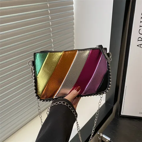 Damen Regenbogen Gestreift Metallic PU Leder Kleine Rechteckige Ketten Umhängetasche Mit Nieten Dekor Mode Umhängetasche