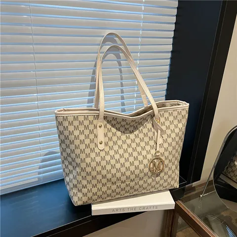 Women Fashion PU Leather Tote Bag Large Capacity Monogram Printed Shoulder Bag With Metal Pendant Office Travel Commuter Handbag