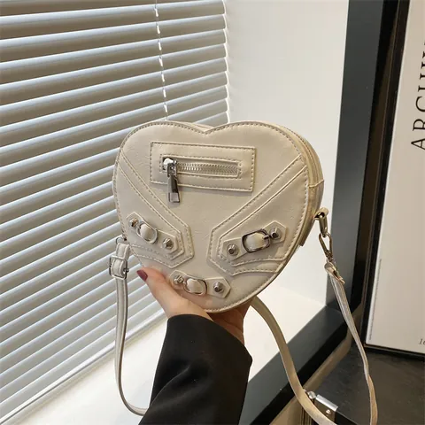 Herzförmige Umhängetasche Für Damen PU Leder Motorrad Stil Schultertasche Mit Nieten Reißverschluss Punk Mode Kleine Handtasche