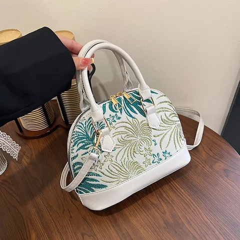 Women Vintage PU Embroidery Shell Crossbody Bag 2025 Niche Design Chic Handbag Casual Shoulder Bag For Daily Use