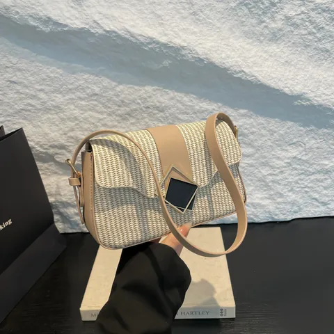 Women's Casual Straw Patchwork Shoulder Bag With PU Leather Trim Geometric Metal Buckle Crossbody Small Square Bag