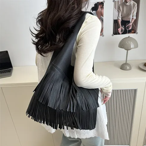 Retro Large Capacity Tassel PU Leather Shoulder Bag Bucket Tote With Pouch Bohemian Casual Hobo Fashion Handbag For Women