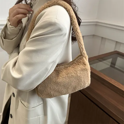 Women's Casual Plush Handbag Faux Fur Underarm Bag Solid Color Warm Fluffy Shoulder Bag For Autumn Winter Fashion Accessories