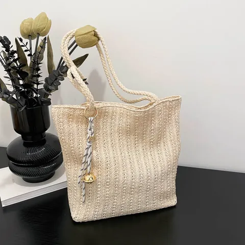 Damen Strohgeflecht Tragetasche Sommer Strand Umhängetasche Handgefertigt Vertikale Textur Handtasche Mit Anhänger Urlaub