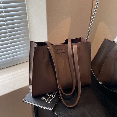 Damen Vintage PU Leder Tote Tasche Große Kapazität Minimalistische Schulterhandtasche Mit Fashion Briefanhänger Für Den Alltag
