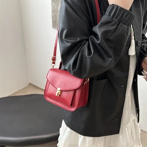 Damen Vintage PU-Leder Kleine Quadratische Tasche Retro Schulter Umhängetasche Mit Metallschnalle Verstellbarer Riemen