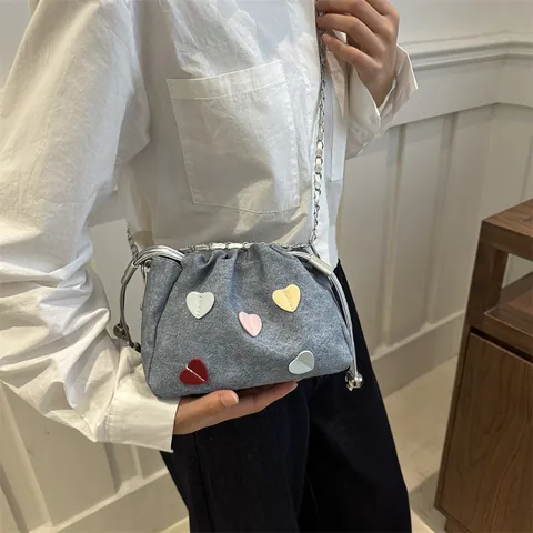 Damen Mode PU Leder Eimertasche Herz Patchwork Kordelzug Umhängetasche Silber Kette Riemen Wolke Tasche Für Den Alltag