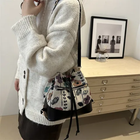 Vintage Floral Jacquard Bucket Bag For Women PU Leather Splicing Drawstring Shoulder Crossbody Bag Ethnic Style Handbag