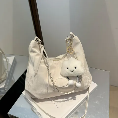Bolso Hobo Plisado para Mujer Cuero PU Gran Capacidad Cadena Bolso de Hombro Casual Bolso de Bandolera Conmutar Con Colgante de Nube Estilo Urbano