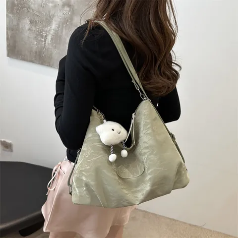 Damen Große Kapazität Geknitterte Tote Bag Mit Wolken-Anhänger Canvas Stoff Minimalistische Pendler Schultertasche