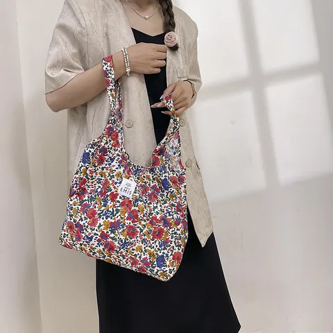 Damen Casual Blumendruck Segeltuch Tragetasche Große Kapazität Schultertasche Mit Buchstaben Patch Retro Koreanischer Stil