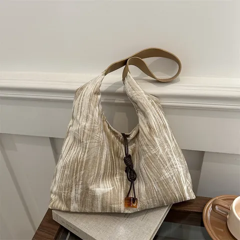 Women Chinese Style Pleated Tote Bag Large Capacity Bamboo Leaf Pattern Shoulder Bag With Amber Pendant Fashion Hobo Bag