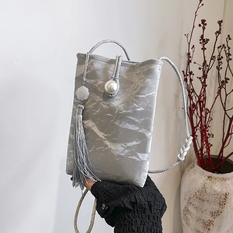Damen Mini Handy-Umhängetasche Mit Künstliche Perlenschnalle Faltenstruktur Satin Quaste Kleine Schultertasche Für Den Alltag
