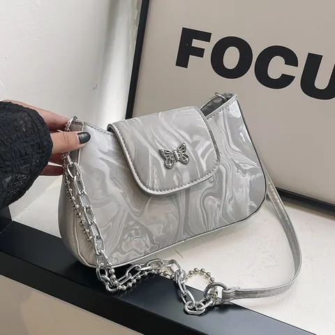 Borsa Sottospalla da Donna con Motivo Marmorizzato Borsa a Tracolla in Pelle PU alla Moda Con Fibbia a Farfalla in Metallo e Tracolla a Catena