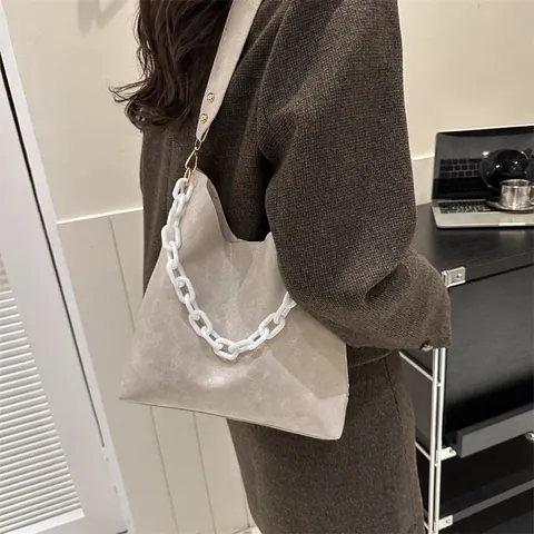 Borsa Tote da Donna Retrò Plicsettata a Grande Capacità in Pelle PU Borsa a Tracolla Sotto braccio Con Catena in Resina