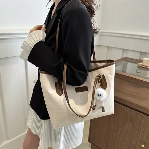 Borsa Tote da Donna alla Moda di Grande Capacità in Pelle PU Borsa a Tracolla Con Motivo Pied de Poule e Ciondolo in Peluche
