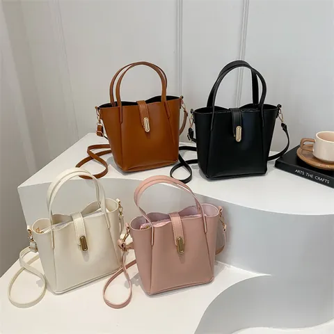 Sac Seau en Cuir PU pour Femme Avec Pochette Intérieure Mode Coréenne Rétro Sac à Main Grande Capacité Avec Boucle Métal