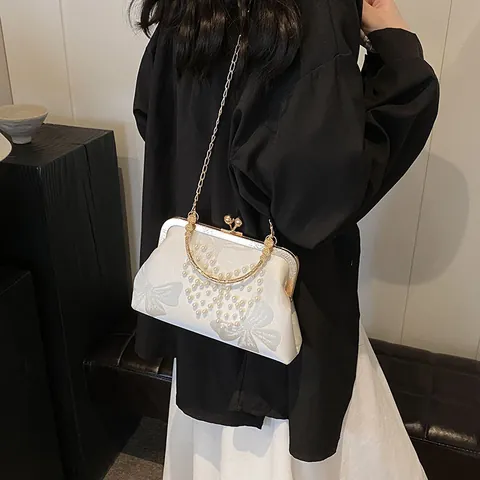 Sac de Soirée en Satin Vintage Avec Papillon en Perles Cadre Métallique Doré Fermoir à Main Femme Mariage Fête Chaîne Sac Coquille