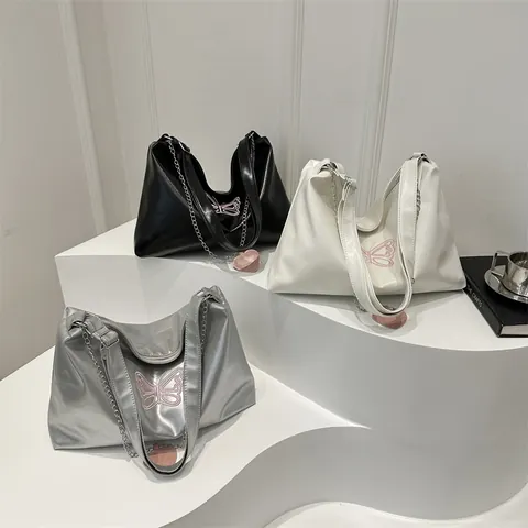 Damen Mode PU Leder Schultertasche Rosa Schmetterling Stickerei Metallkette Herzanhänger Große Kapazität Y2K Umhängetasche
