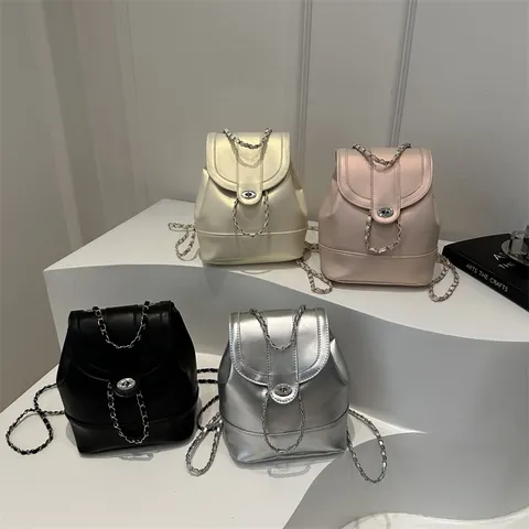 Mini Mochila Para Mujer De Cuero PU Cadena Metálica Moda Casual Viaje Pequeña Mochila Con Cierre De Solapa Giratoria