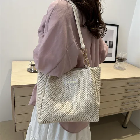 Fashion Summer Straw Woven Tote Bag For Women Beach Shoulder Handbag Large Capacity Casual Minimalist Chain Strap Bag