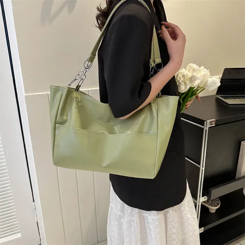 Bolso Tote de Cuero PU de Gran Capacidad para Mujer Bolso de Hombro Retro con Costuras y Cadena de Metal