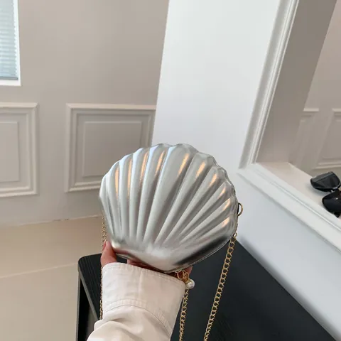 Shell Shaped Crossbody Bag For Women Metallic PU Leather Shell Pattern Shoulder Bag Gold Chain Strap Pearl Charm Fashion Party