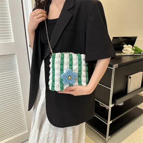 Women Pleated Popcorn Shoulder Bag Sweet Flower Decoration Pearl Handle Crossbody Bag Small Square Canvas Handbag Casual Fashion Bag