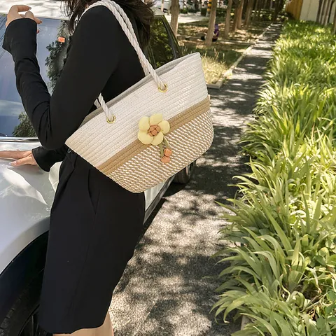 Sac Seau Tissé en Paille pour Femme Mode Patchwork Floral Sac à Bandoulière de Plage Été Décontracté Sac à Main avec Poignée en Corde de Coton pour Vacances