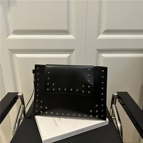 Dames Mode Klinknagel Enveloptas Clutch Kwaliteit PU Leer Handtas Met Polsbandje Stedelijk Minimalistisch Avondtasje