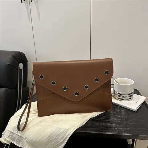 Pochette Donna in Pelle Microfibra Moda Borsa a Busta Semplice Metropolitana Con Occhielli in Metallo Rivetti Chiusura Magnetica Cinturino da Polso