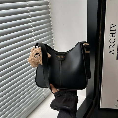 Women Vintage PU Leather Shoulder Bag Simple Solid Color Hobo Bag With Star Hairball Charm Fashion Casual Daily Handbag