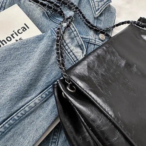 Women Underarm Shoulder Bag PU Leather Retro Glossy With Metal Chain Strap Korean Style Street Fashion Black