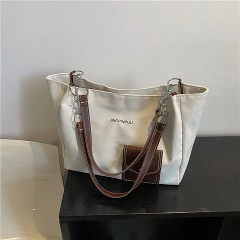 Schicke Segeltuch Tragetasche Für Damen Große Kapazität Minimalistische Umhängetasche Mit Metallkette Briefmuster Patchwork Handtasche