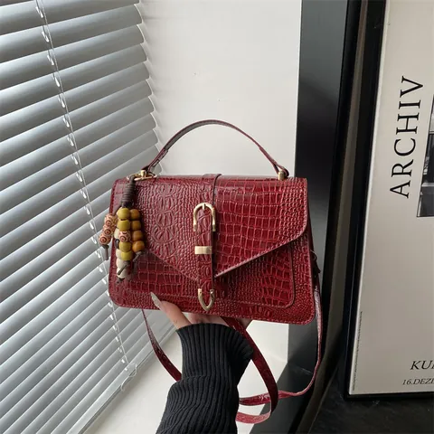 Dames Krokodillenpatroon Kunstleder Kleine Vierkante Tas Gouden Metalen Gesp Handtas Schouder Crossbody Tas Met Kralen Hanger