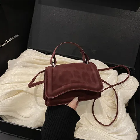 Mini Bolso de Mano con Solapa de Leopardo para Mujer Textura de Gamuza Retro Bolso de Hombro Cuadrado Pequeño para Uso Diario