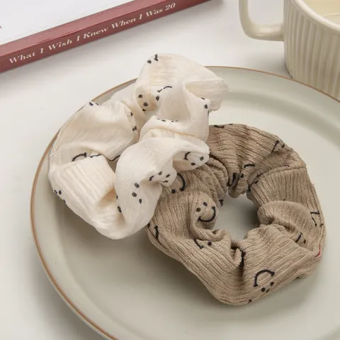 Women's Cute Smiley Face Fabric Scrunchies Korean Minimalist Pleated Elastic Hair Ties For Girls Daily Hair Accessories